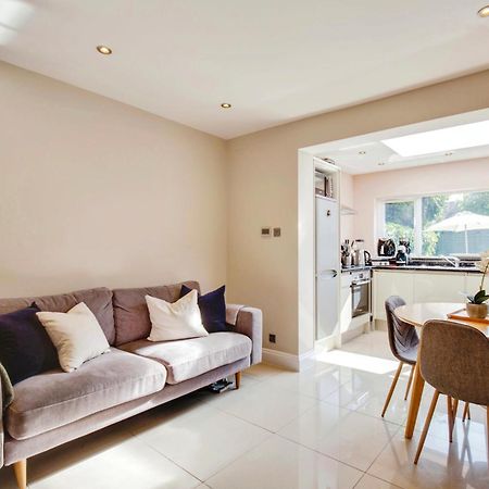 Lovely 2 Bedroom Ground Floor Flat With Garden. Londres Exterior foto