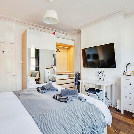 Lovely 2 Bedroom Ground Floor Flat With Garden. Londres Exterior foto