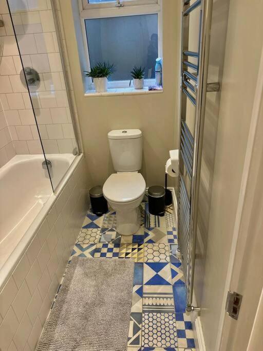 Lovely 2 Bedroom Ground Floor Flat With Garden. Londres Exterior foto