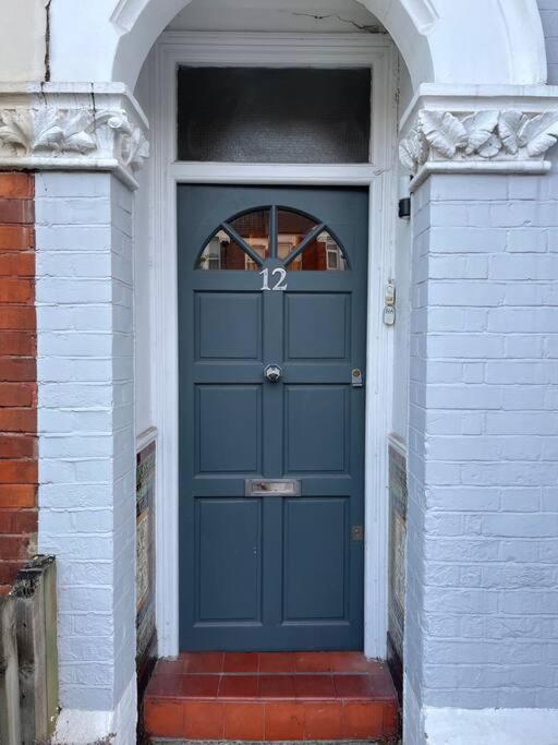 Lovely 2 Bedroom Ground Floor Flat With Garden. Londres Exterior foto