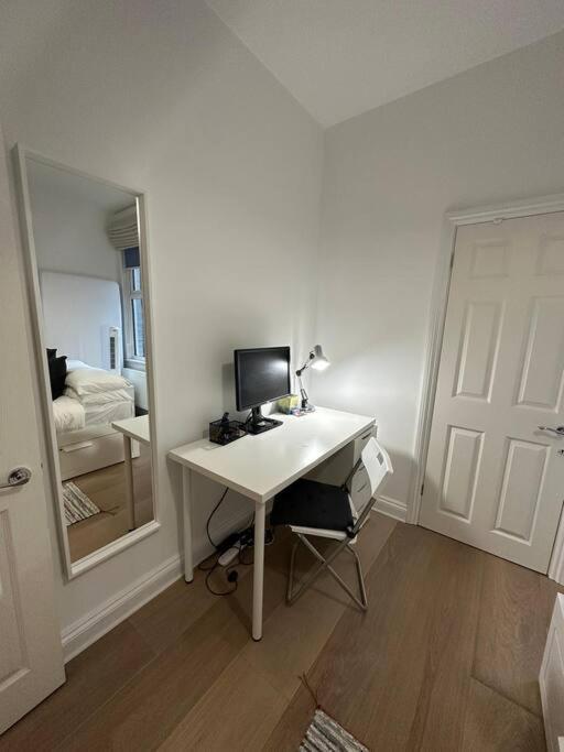 Lovely 2 Bedroom Ground Floor Flat With Garden. Londres Exterior foto