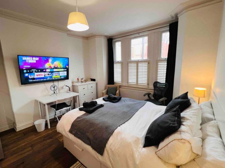 Lovely 2 Bedroom Ground Floor Flat With Garden. Londres Exterior foto