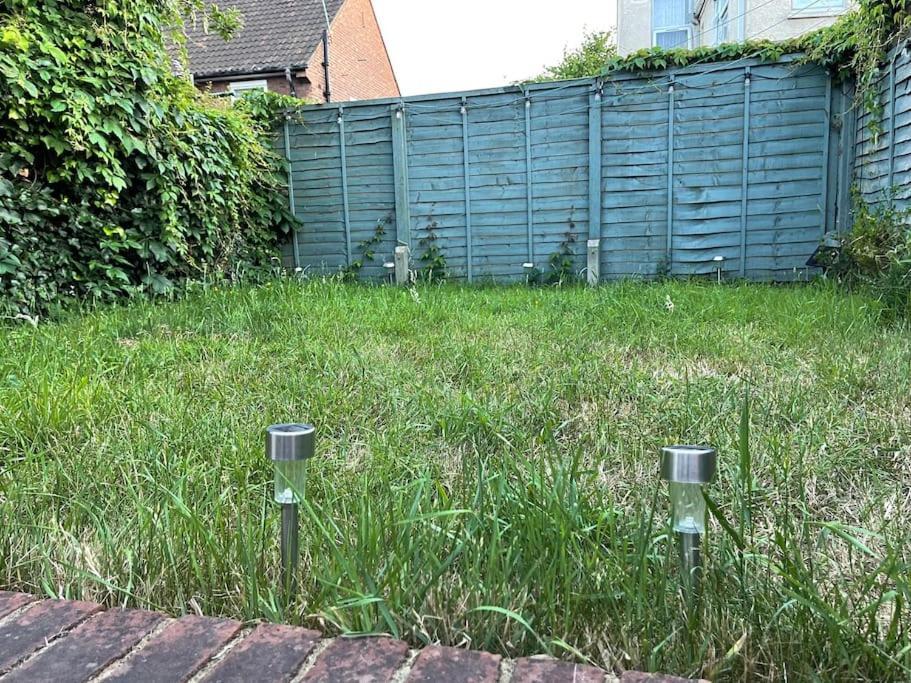 Lovely 2 Bedroom Ground Floor Flat With Garden. Londres Exterior foto