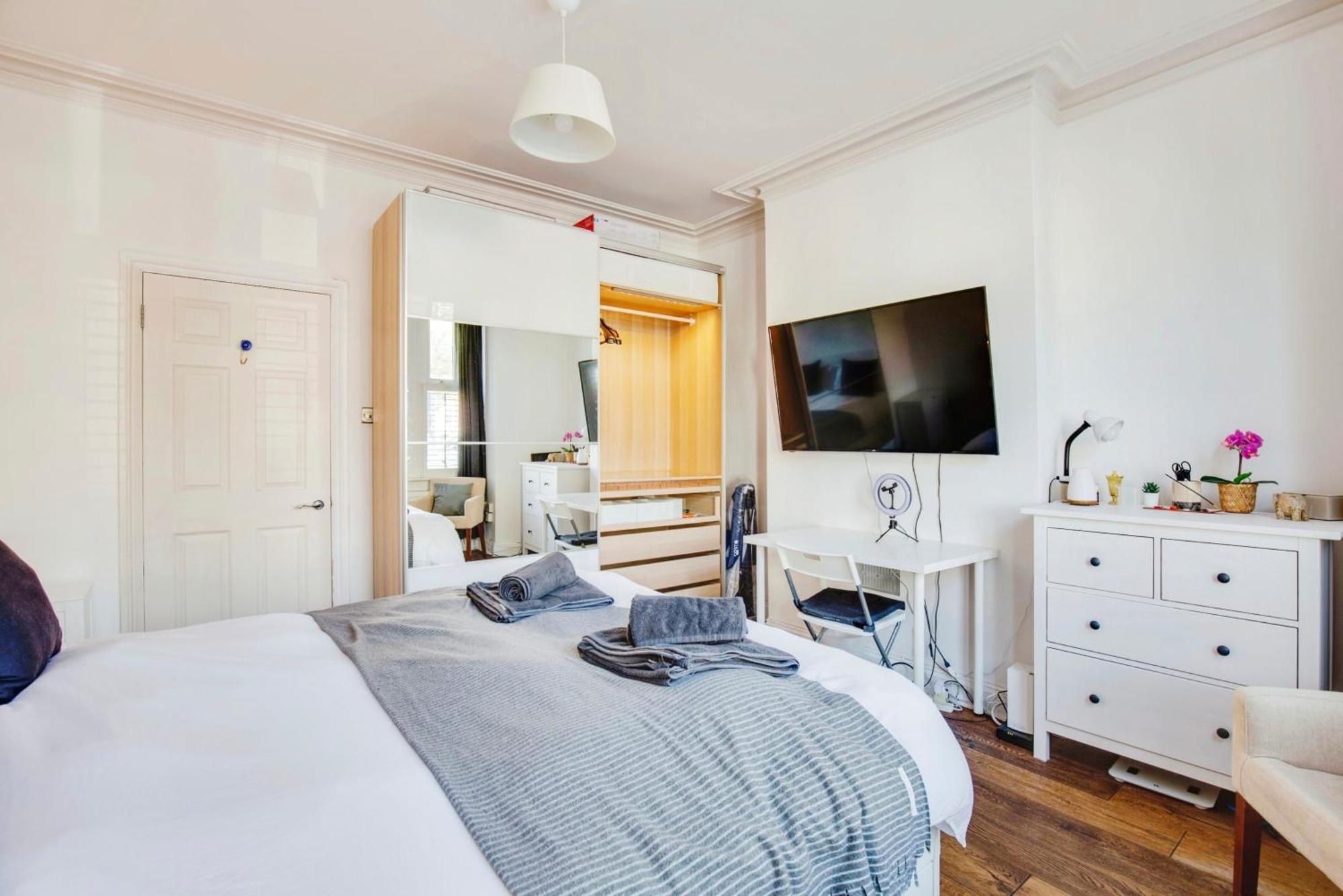 Lovely 2 Bedroom Ground Floor Flat With Garden. Londres Exterior foto