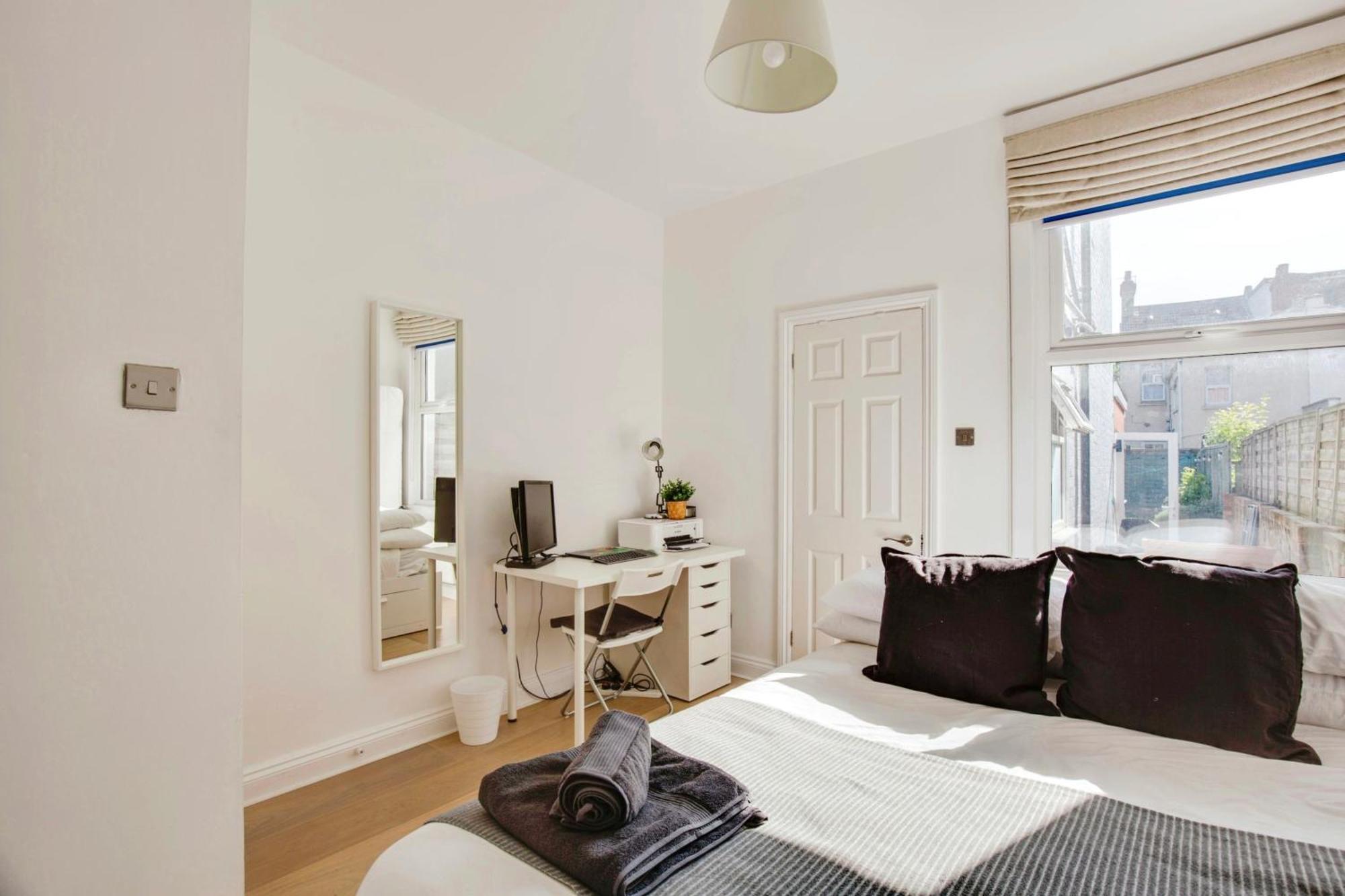 Lovely 2 Bedroom Ground Floor Flat With Garden. Londres Exterior foto