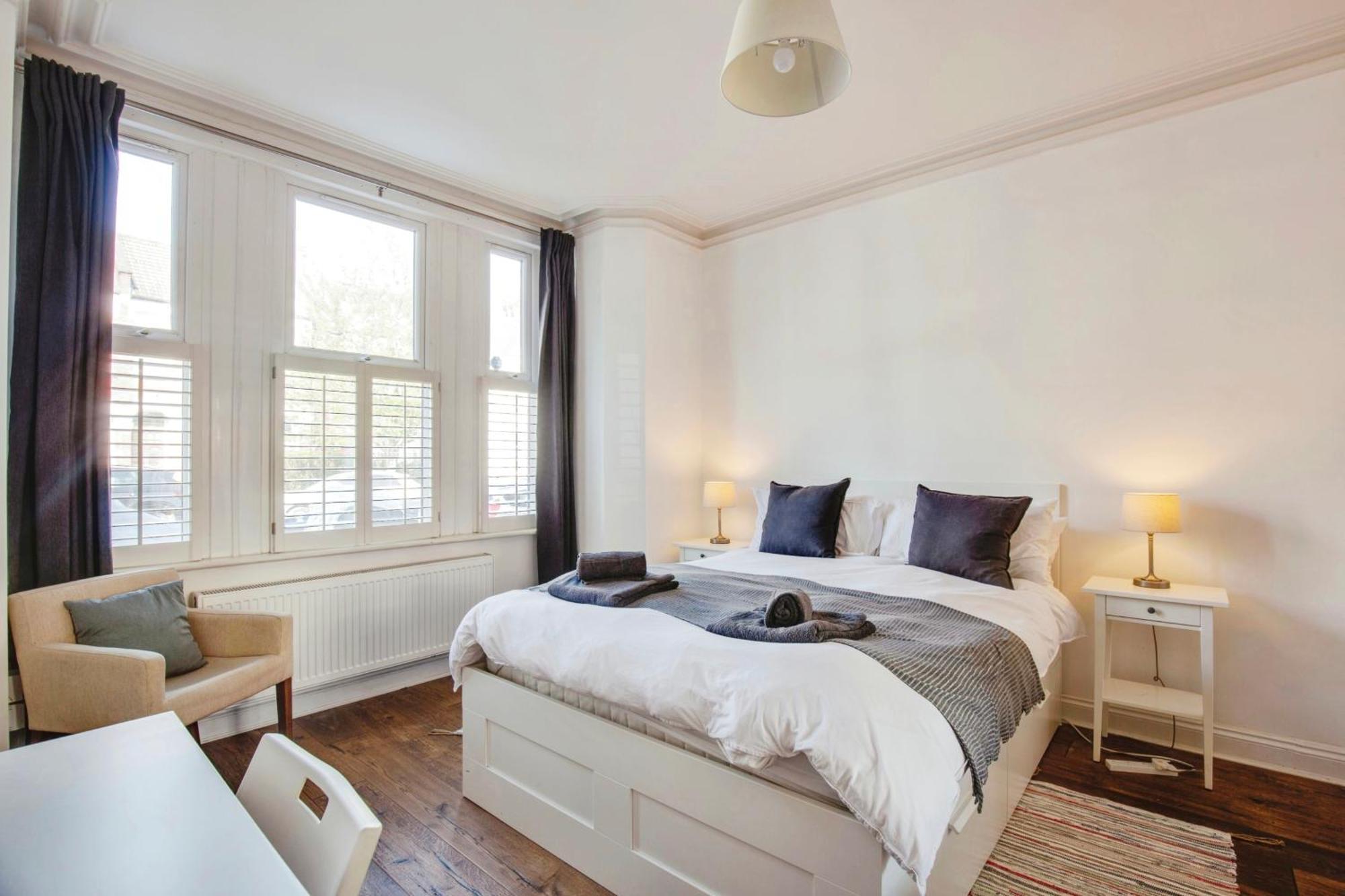 Lovely 2 Bedroom Ground Floor Flat With Garden. Londres Exterior foto